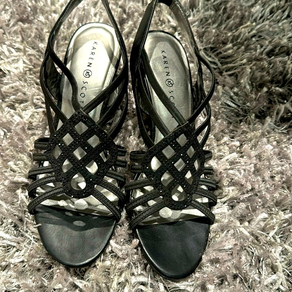 Karen Scott 8.5 Black low heel
